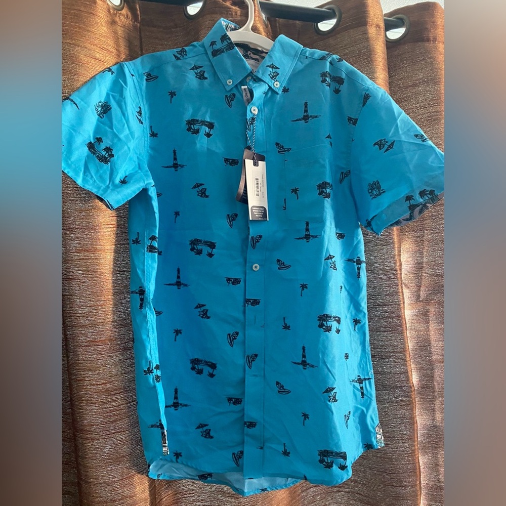 NWT Men’s, Hawaiian Short Sleeve Shirt, Size M